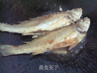 紫苏焖三牙鱼的做法步骤：3