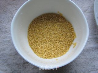 小米蒸排骨的做法步骤：1