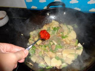 春笋炒肉的做法步骤：6