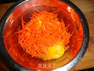 胡萝卜饼的做法步骤：2