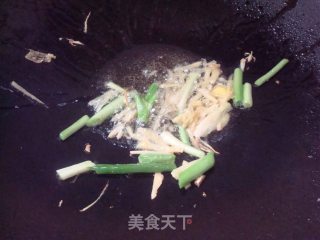 鸡杂炒西兰花的做法步骤：3