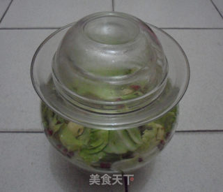 超级辣的泡椒凤爪的做法步骤：1