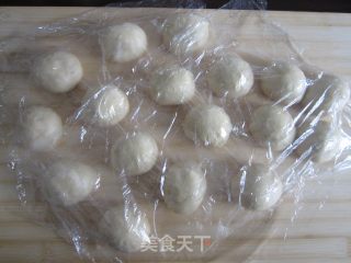 一天两种味道之——肉松面包的做法步骤：9