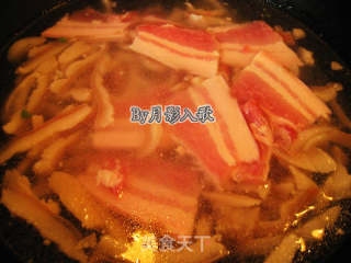 夹心肉皮冻----肉皮也能如花绽放的做法步骤：2