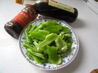 送给辣椒控的一道简菜---豆豉青椒的做法步骤：2