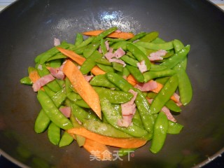 培根肉炒荷兰豆的做法步骤：7