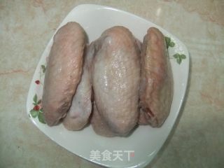 焦糖鸡翅的做法步骤：1