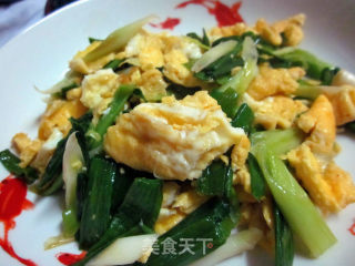 【电饭锅美食】蒜苗炒蛋的做法步骤：4
