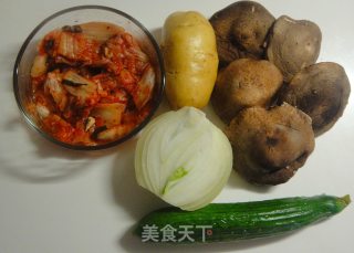 泡菜土豆什锦炒饭的做法步骤：1