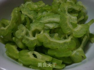 苦瓜炒肉片的做法步骤：3