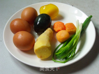 三色蒸蛋的做法步骤：1
