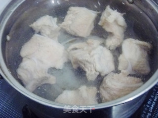 【食疗养生话汤煲】春节养生好汤---什锦脆骨汤的做法步骤：4