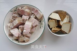 蚝油豆干烧肉的做法步骤：3