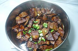 蚝油豆干烧肉的做法步骤：9