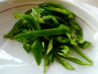 蚝油藕条的做法步骤：3