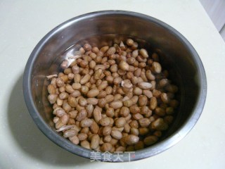 泡椒花生的做法步骤：1