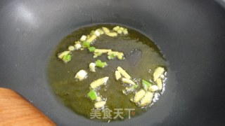 娃娃菜炒手撕肉的做法步骤：4
