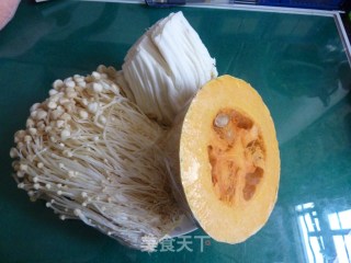 金汤肥牛的做法步骤：1