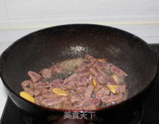 健脾开胃Ω—Ω 洋葱炒牛肉的做法步骤：4