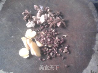 莴笋烧鸡翅的做法步骤：2