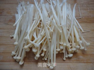 金针菇拌干豆腐丝的做法步骤：1