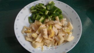 春笋爆鸡胗的做法步骤：2