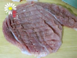 菠萝咕老肉的做法步骤：1