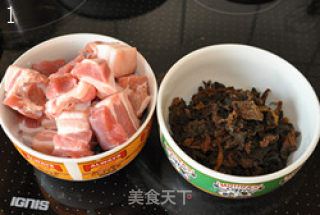 小时候的味道梅干菜扣肉的做法步骤：1