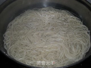 胡萝卜排骨面的做法步骤：3