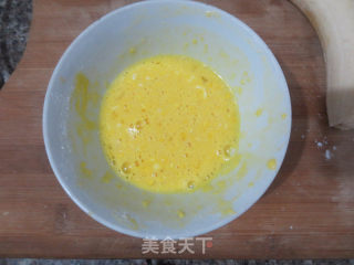 香蕉鸡蛋饼的做法步骤：2
