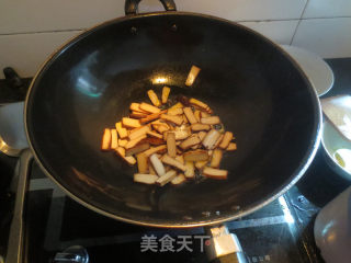 五香干炒芥蓝的做法步骤：2