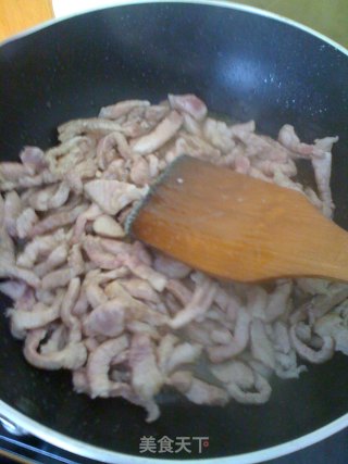 青豆炒肉丝的做法步骤：1