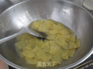 香辣土豆片的做法步骤：2