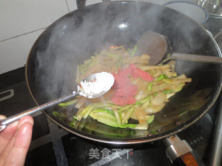 给芥蓝加点颜色的做法步骤：4