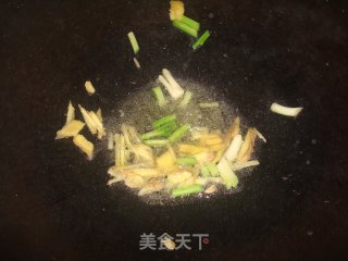 西兰花炒鲜尤的做法步骤：5