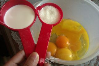 让新手教你做新手必学基础蛋糕——戚风蛋糕的做法步骤：4