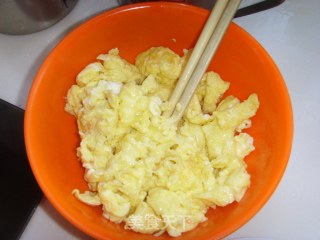 鸡蛋炒西红柿的做法步骤：3