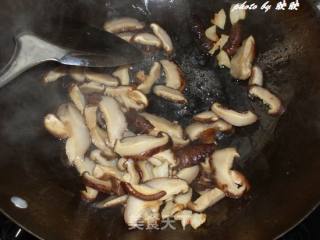 香菇粉丝肉汤的做法步骤：7