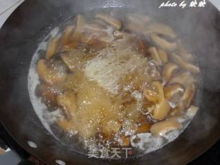 香菇粉丝肉汤的做法步骤：9
