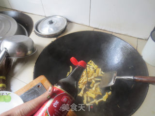 蒜香烩炸豆腐的做法步骤：3
