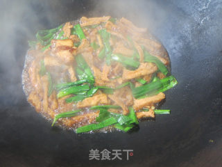 蒜香烩炸豆腐的做法步骤：5