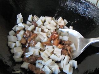 芹菜精肉炒藕丁的做法步骤：10