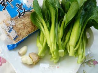 应季家常菜--虾皮菜心的做法步骤：1