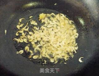 应季家常菜--虾皮菜心的做法步骤：3