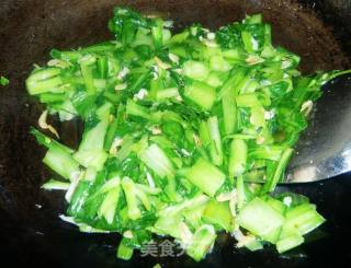 应季家常菜--虾皮菜心的做法步骤：5