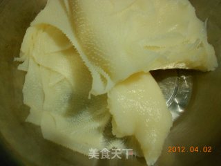 姜丝拌百叶的做法步骤：1