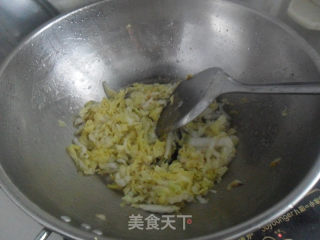 白菜叶炒鸡蛋的做法步骤：3