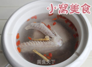 祛湿健脾春天汤-芡实莲子煲老鸭的做法步骤：4