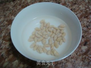 美白饮品——花生豆浆的做法步骤：3