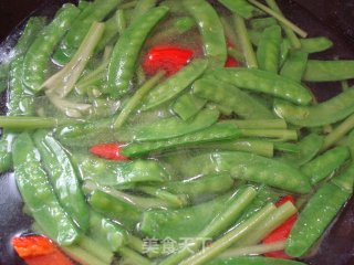 香芹荷豆炒鳝片的做法步骤：2